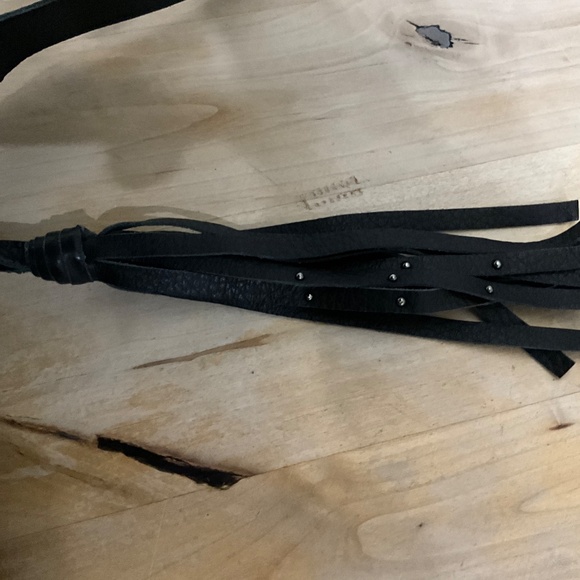 CLEOBELLA BLACK LEATHER CROSSBODY. BAG - Picture 5 of 8